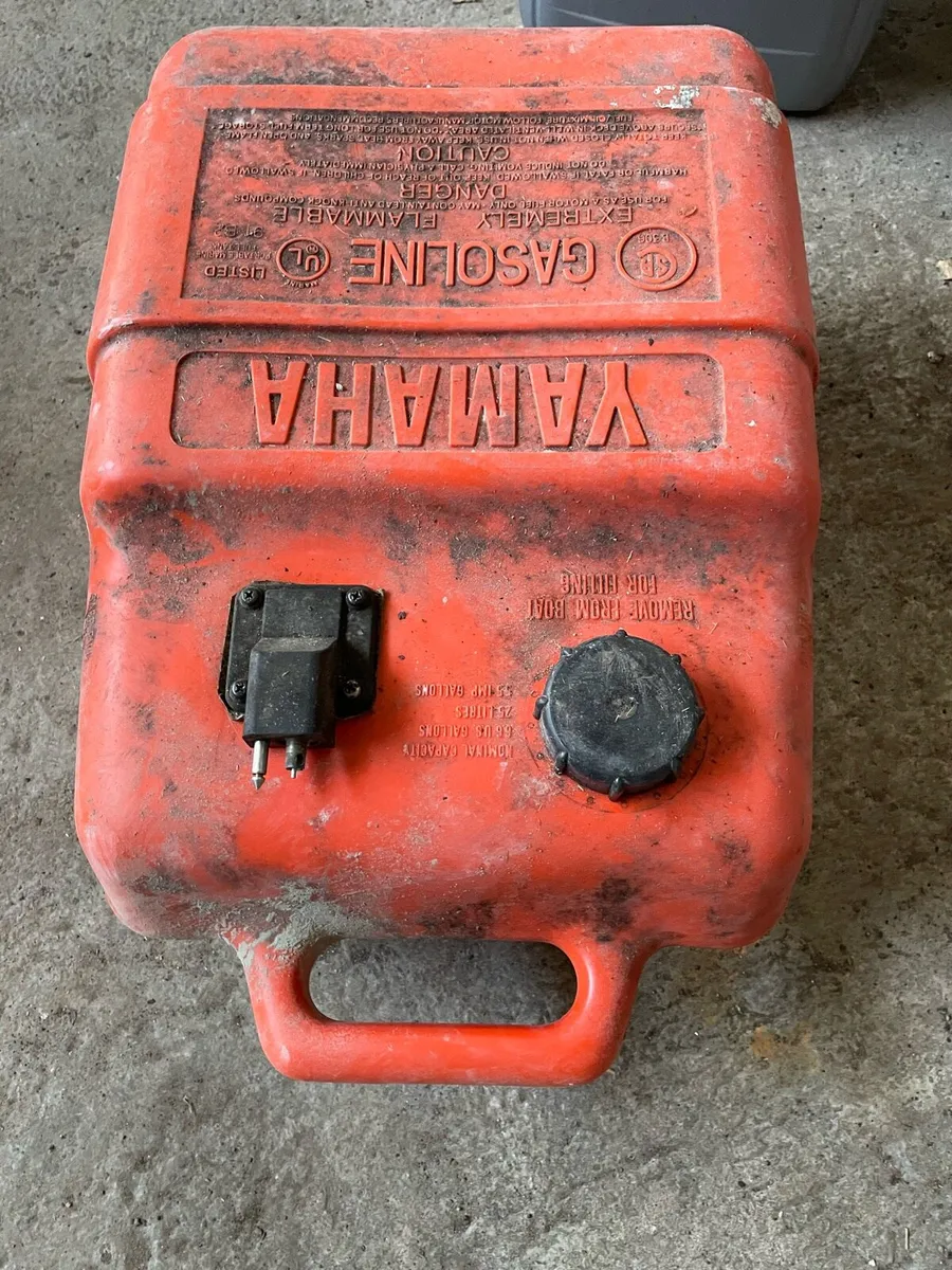 Johnson 70 parts & lower unit props fuel tank - Image 3