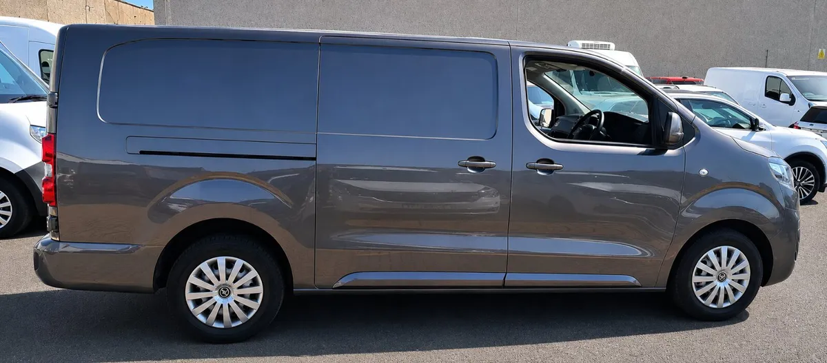 2022 Vivaro Long Wheelbase - Image 3