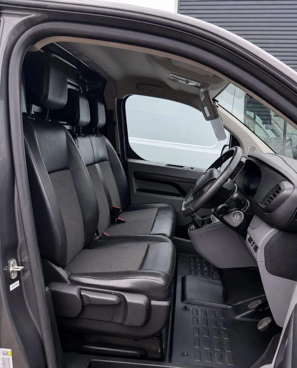 2022 Vivaro Long Wheelbase - Image 4