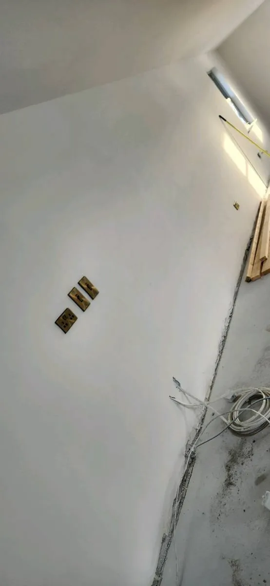 New build interior Spray and painting - Image 4