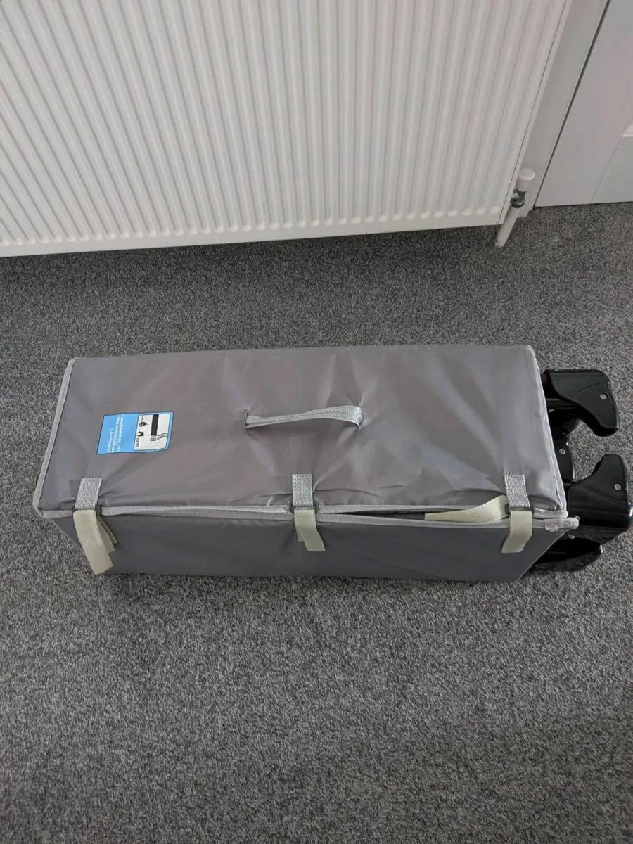 Travel cot - Image 4