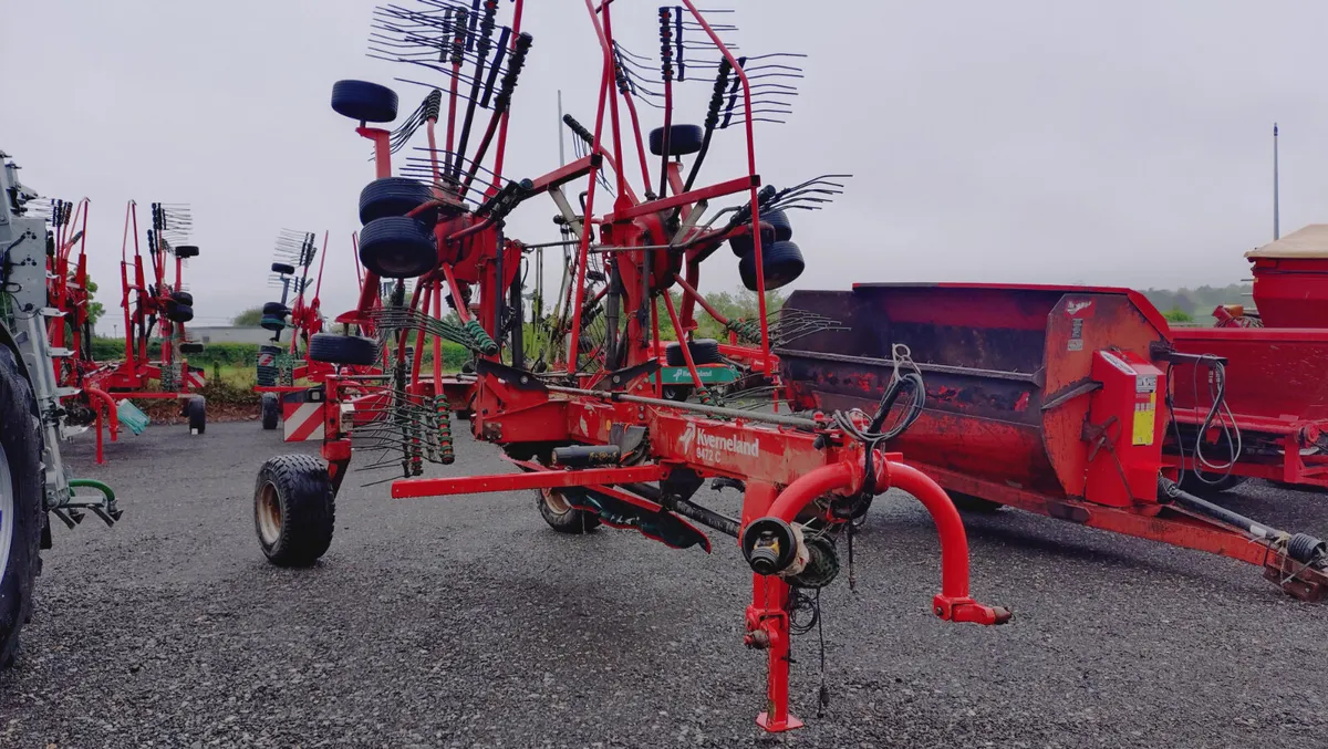 Kverneland Twin Rotor Rake  9472 Pro - Image 1