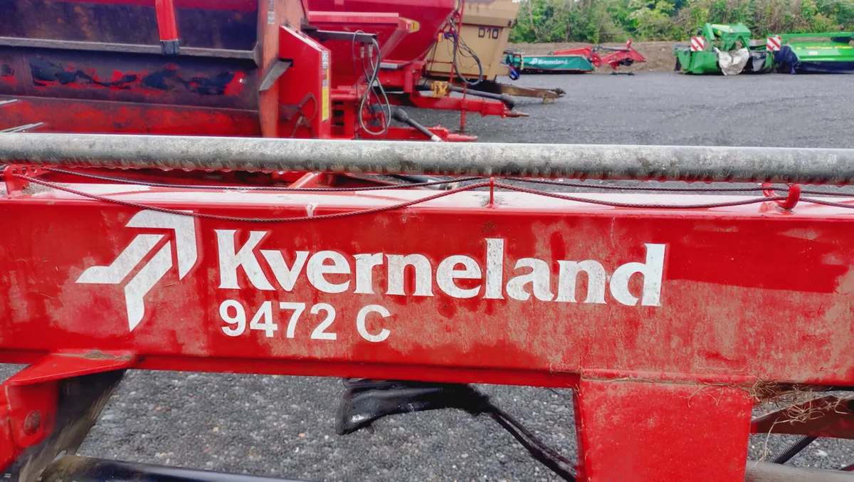 Kverneland Twin Rotor Rake  9472 Pro - Image 2