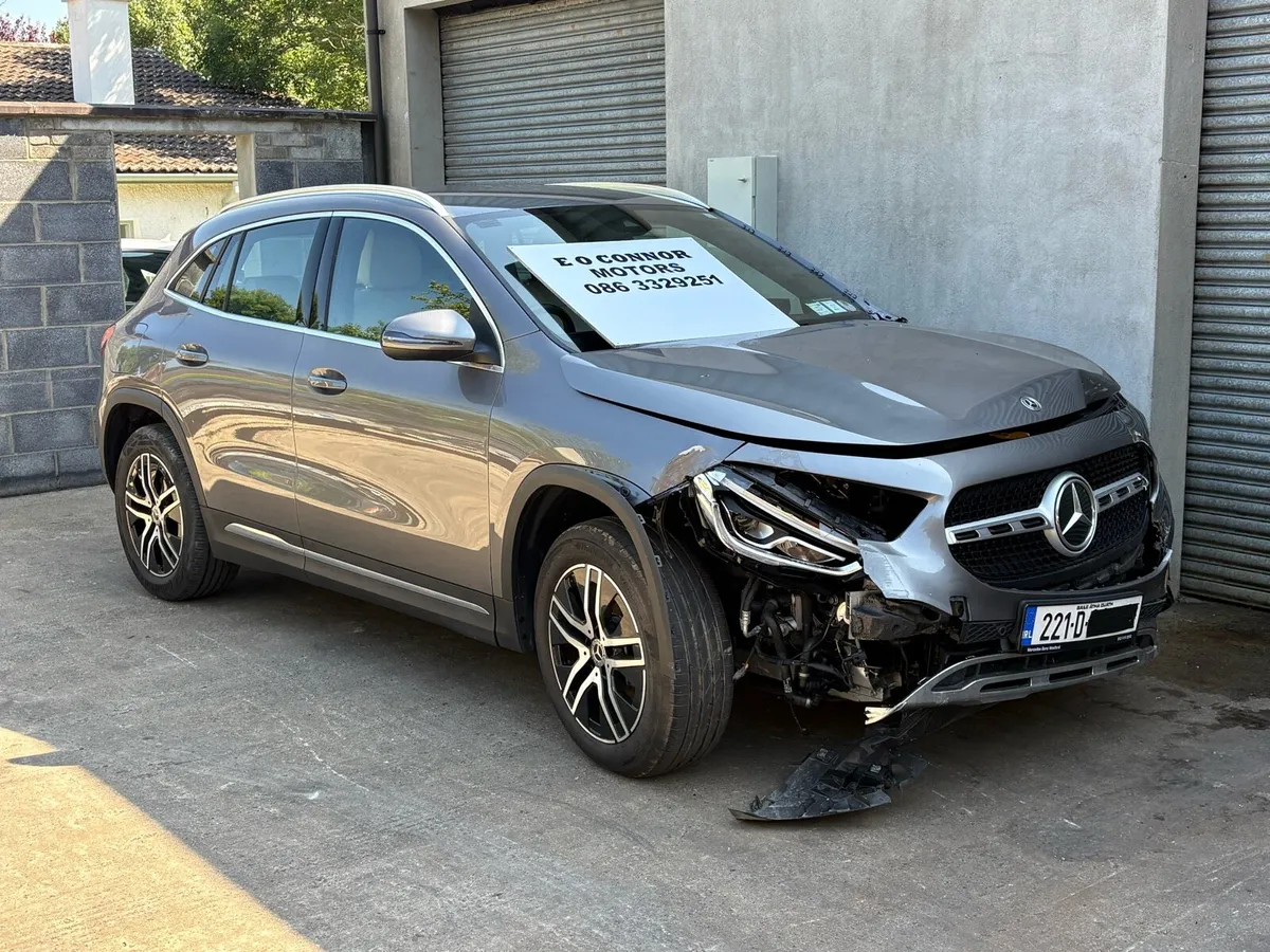 221 MERCEDES GLA E - Image 4