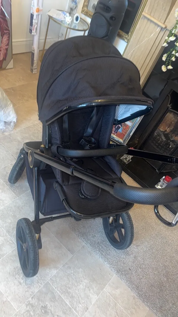 Venicci upline travel system - Image 2