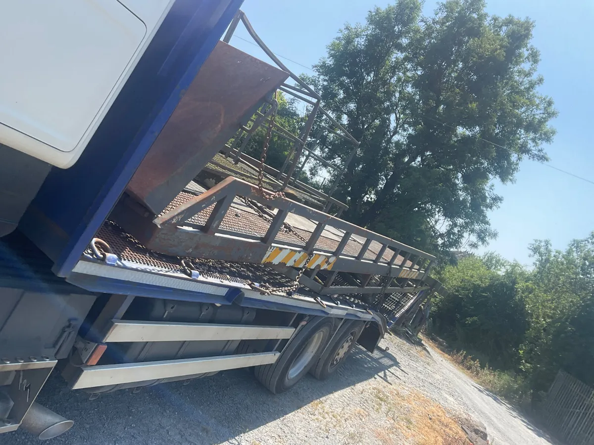 FORKLIFT - Image 3