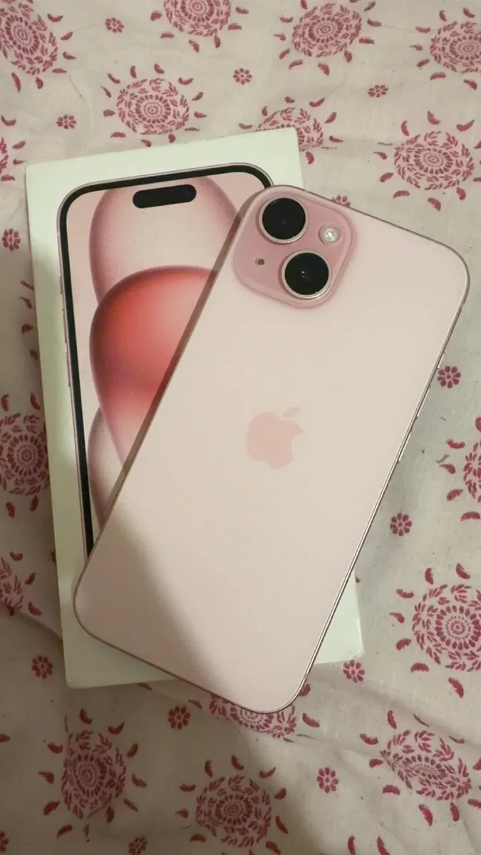IPHONE 15 128gb 100% Battery Capacity! Unlocked - Image 1