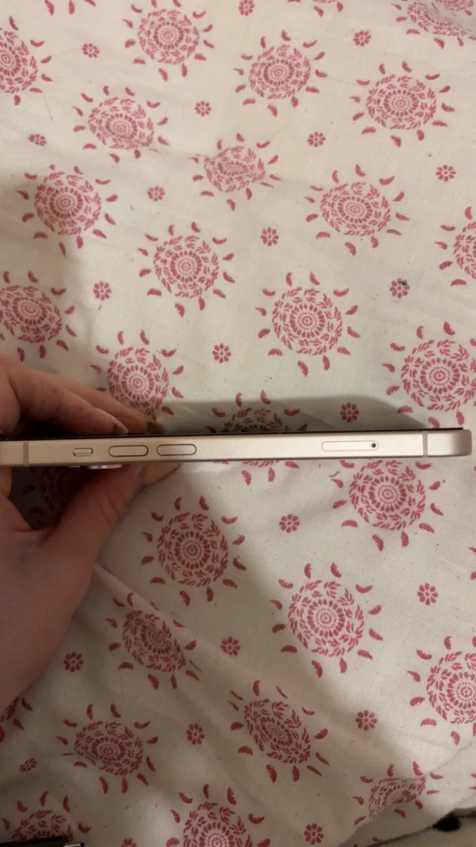 IPHONE 15 128gb 100% Battery Capacity! Unlocked - Image 4