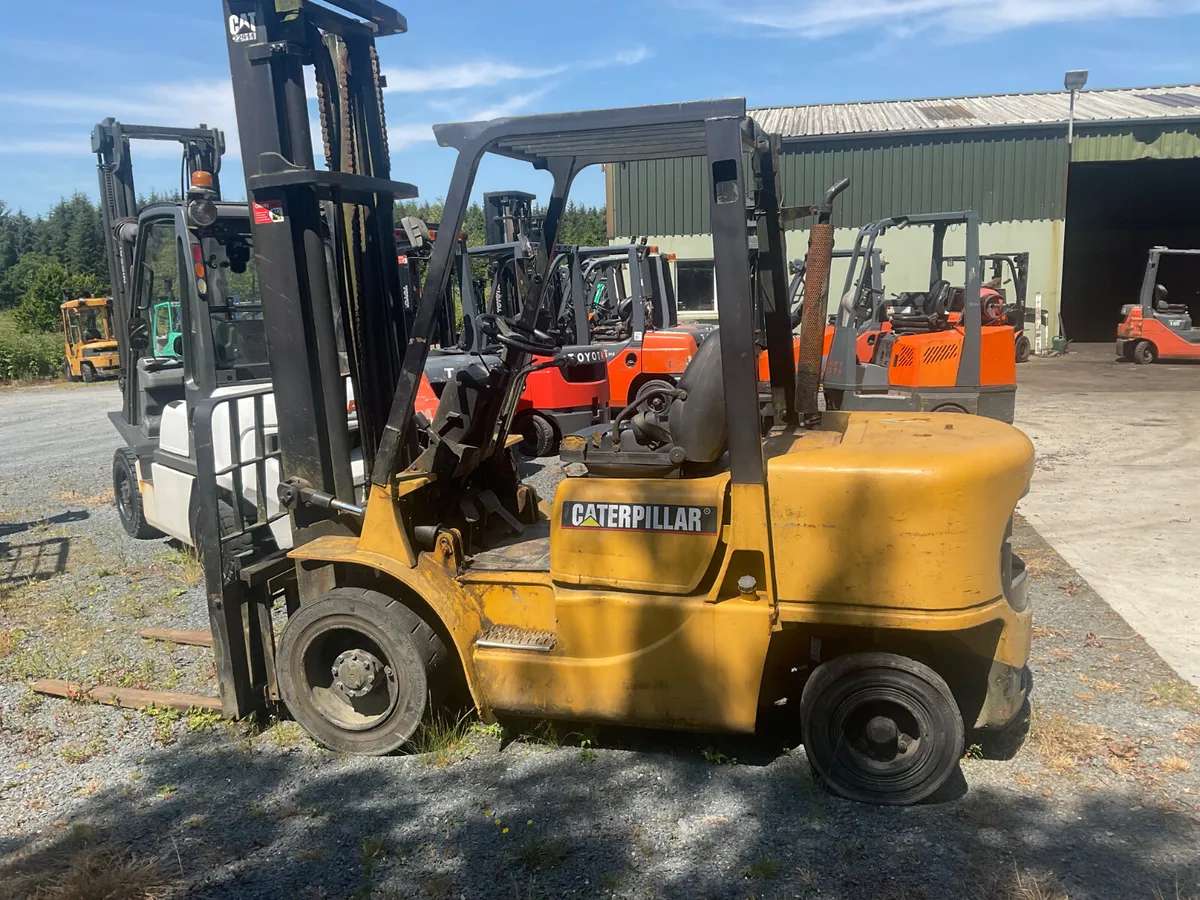 FORKLIFT - Image 1