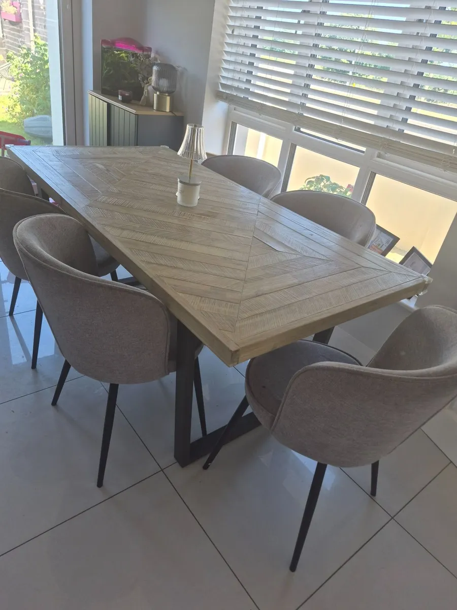 Dining table - Image 3