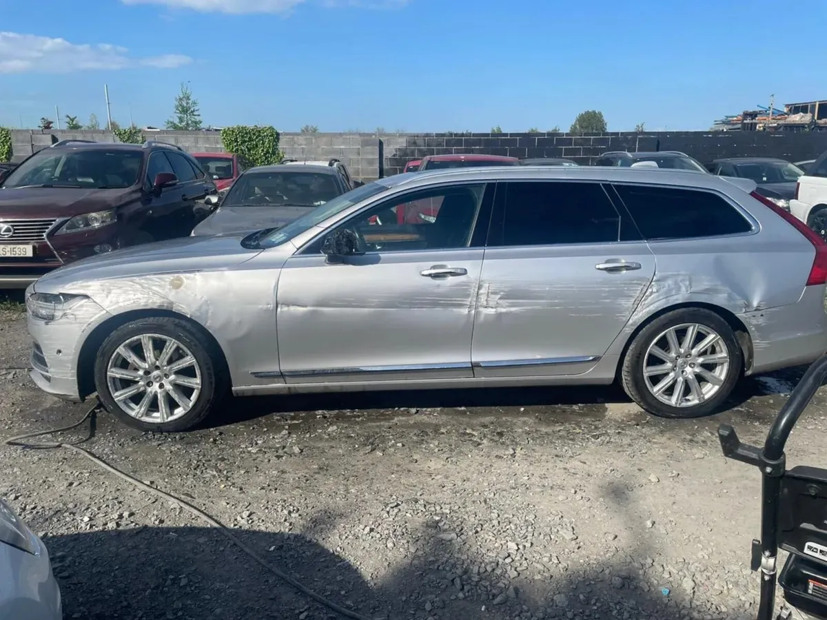 2018 Volvo V90 2.0 Diesel Automatic driving - Image 2