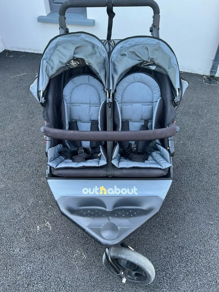 Out n About Nipper Double V4 Excellent Condition - Image 1