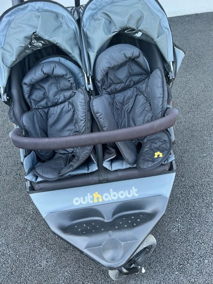 Out n About Nipper Double V4 Excellent Condition - Image 2