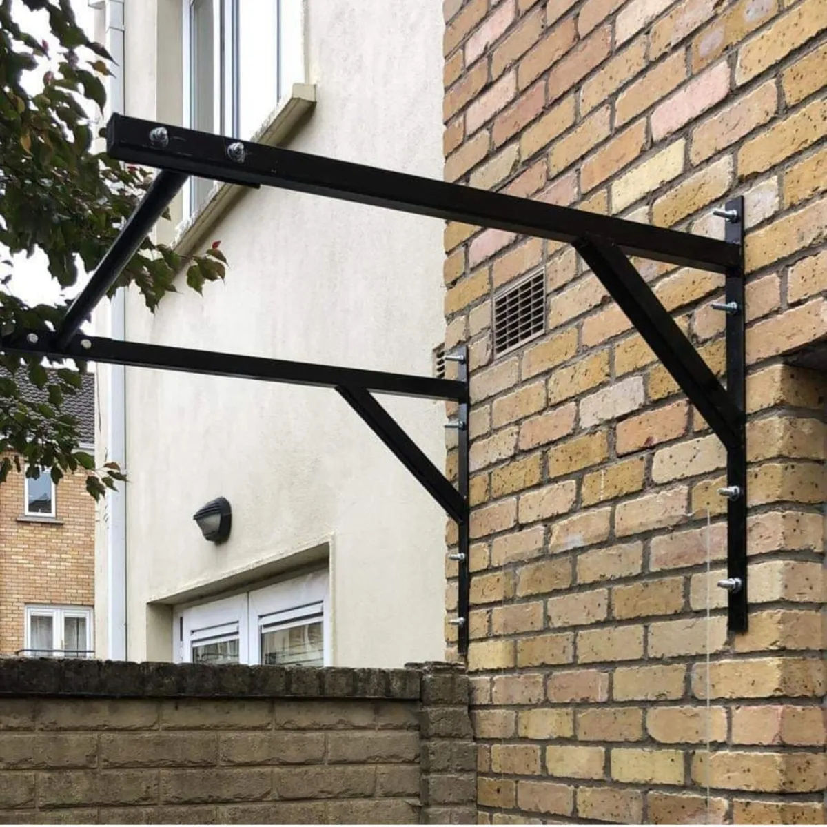 Pull up bars