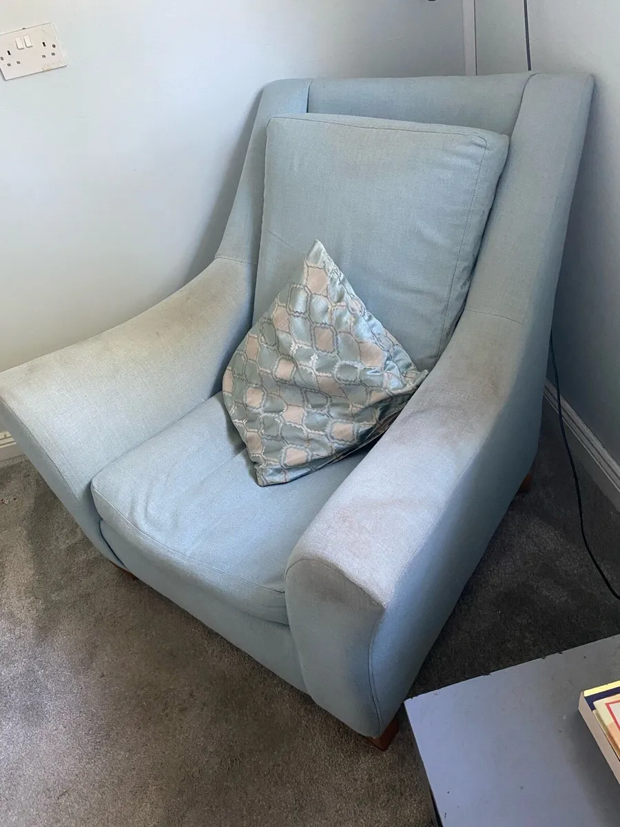 Quality Suite-Sofa, Armchair & Footstool-€250 - Image 4