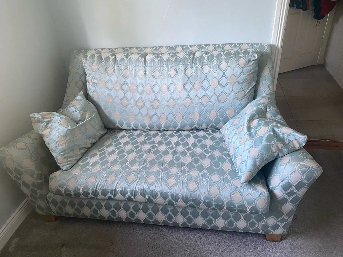 Quality Suite-Sofa, Armchair & Footstool-€250 - Image 1
