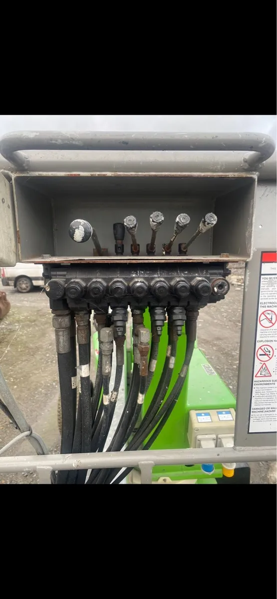 Nifty lift (diesel and electric) - Image 3