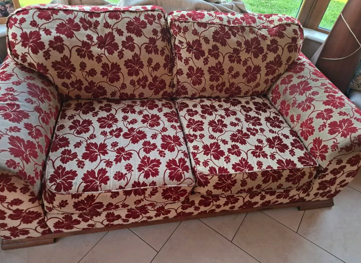 2 seater couch - Image 1