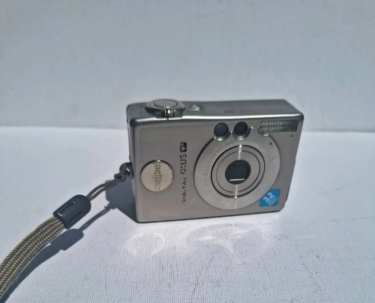 canon digital ixus v3 digital camera - Image 2