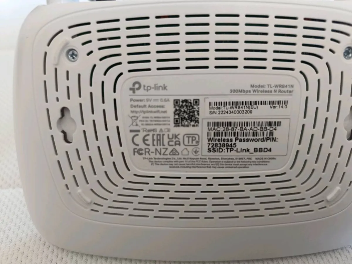 TP link router - Image 2