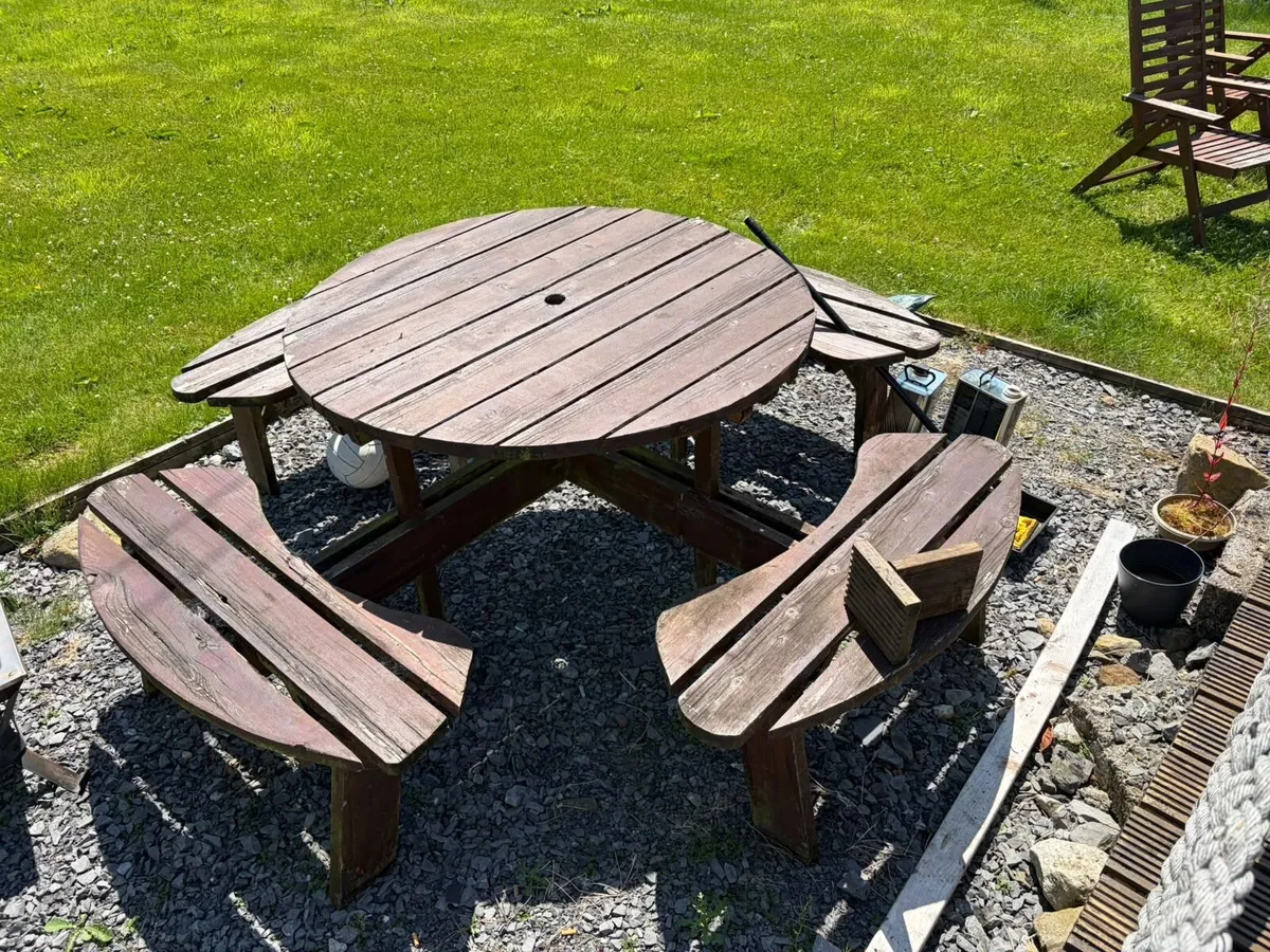 Round garden table and bench - seats 8 - Image 1