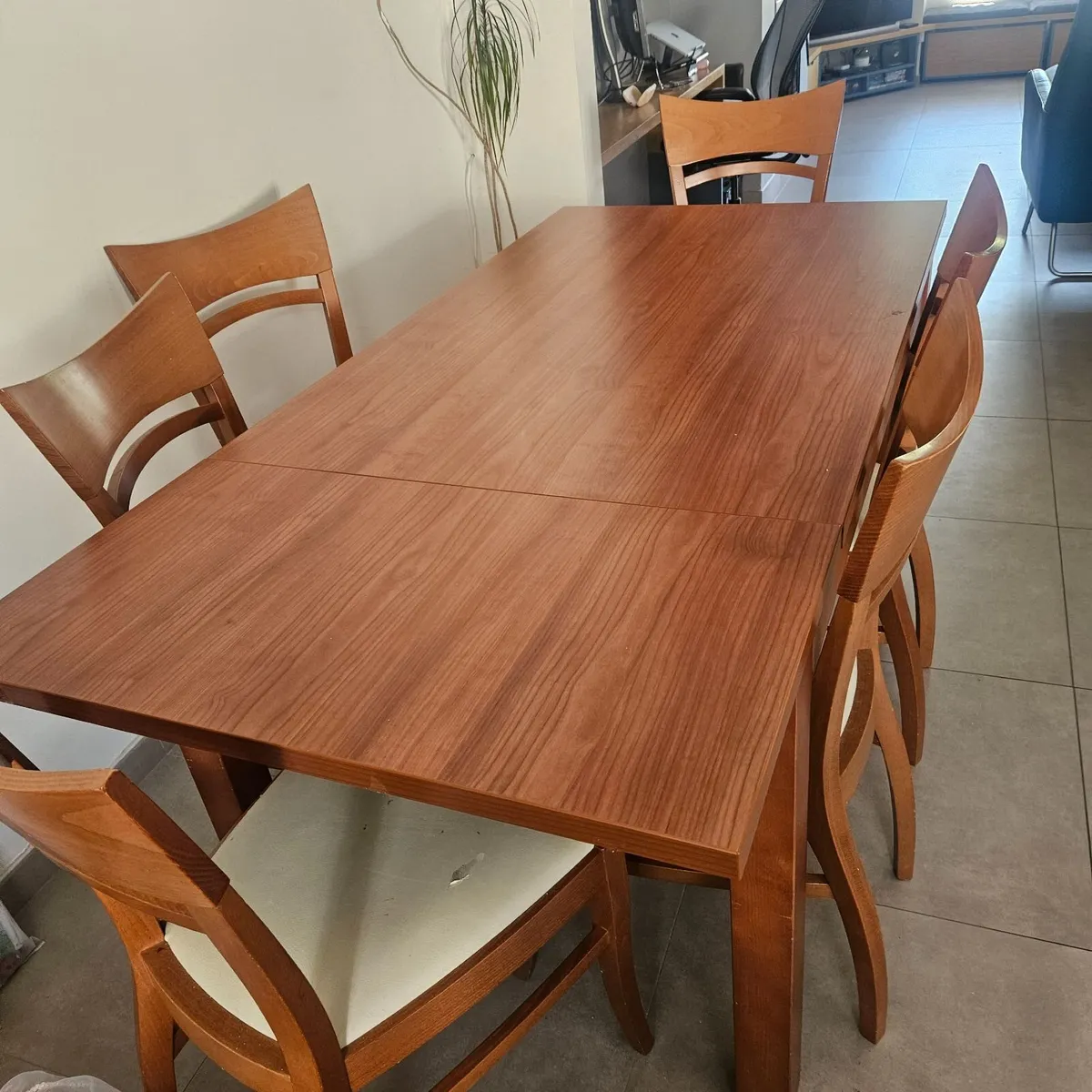 Table and Chairs - Image 1