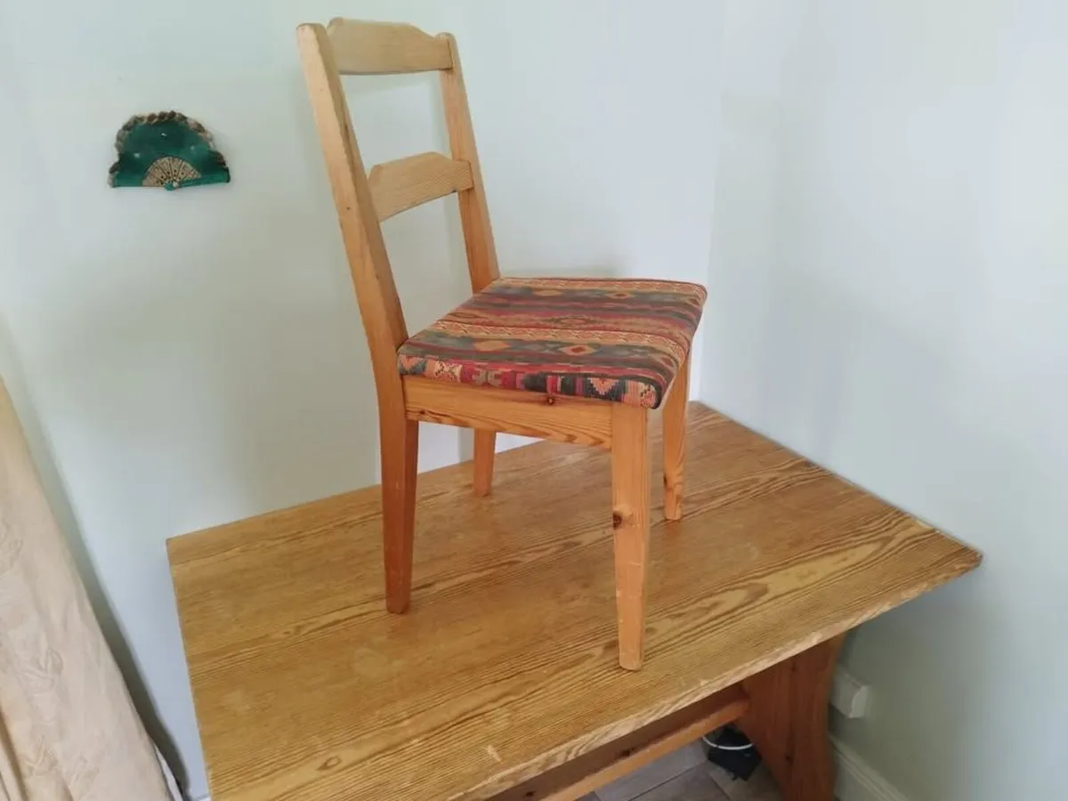 Pine Table and Chairs - Image 3