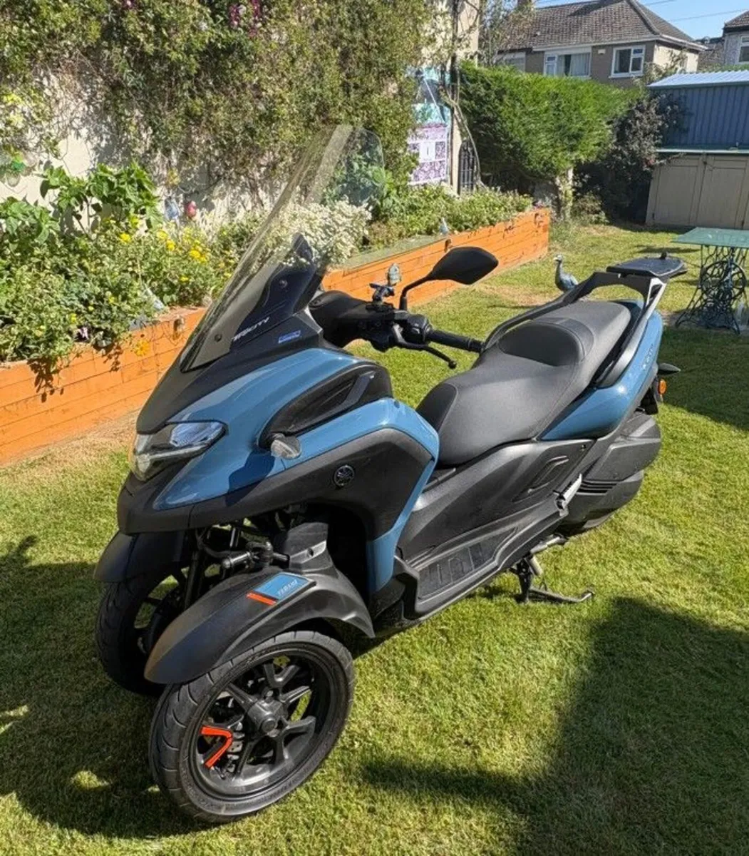 2025 Yamaha Tricity 300cc - Image 1