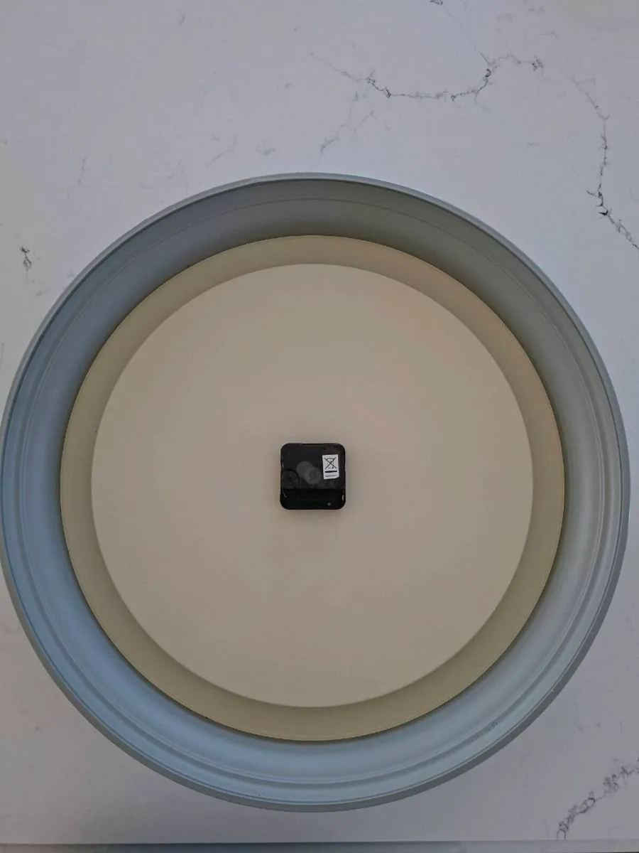 Large Clock - Image 2
