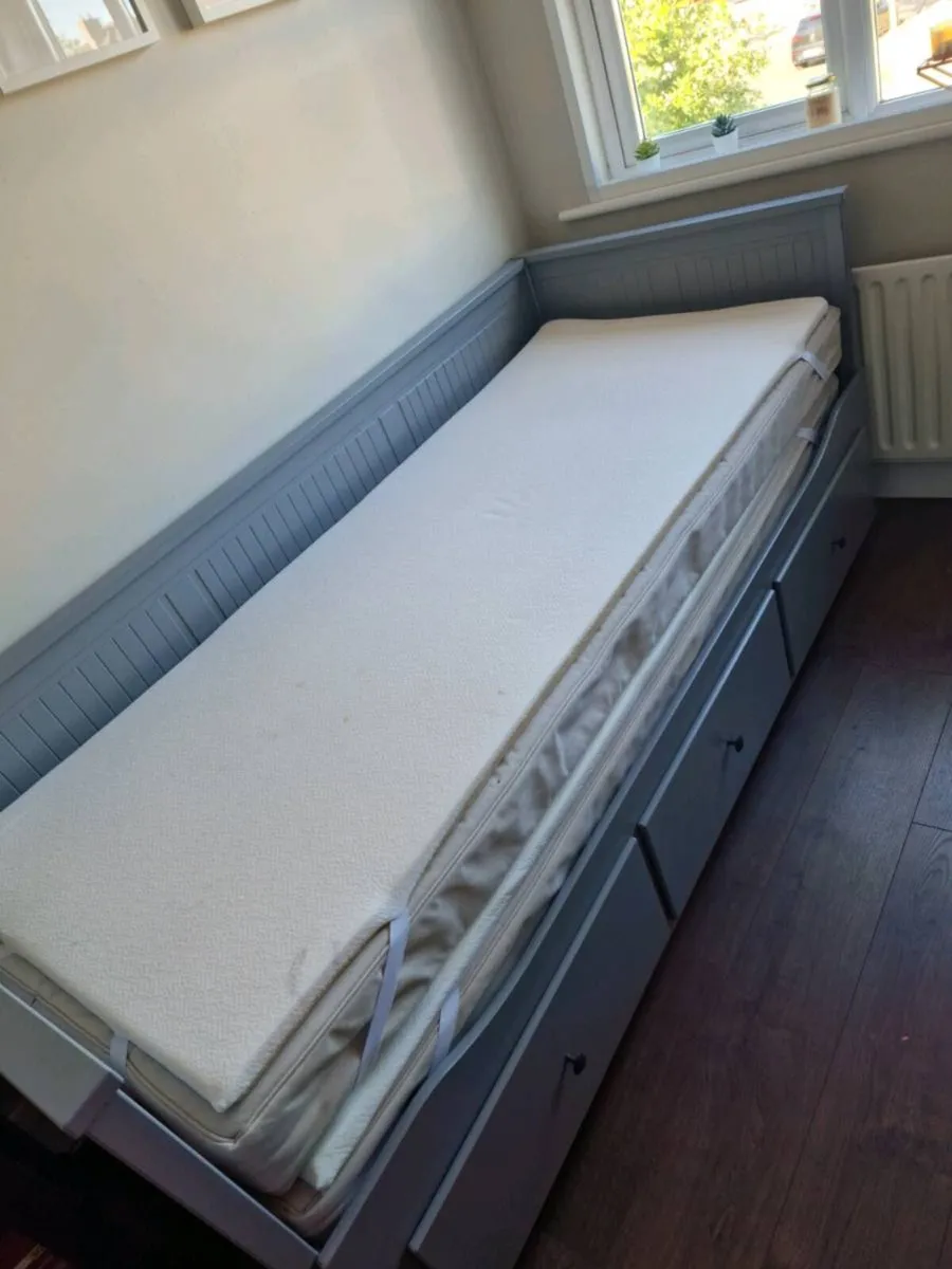Ikea Hemnes Day bed with 2 x mattresses, cushion - Image 3