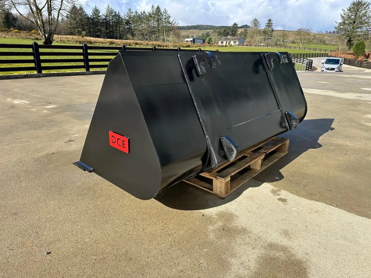 New JCB Telehandler 90 inch bucket - Image 2