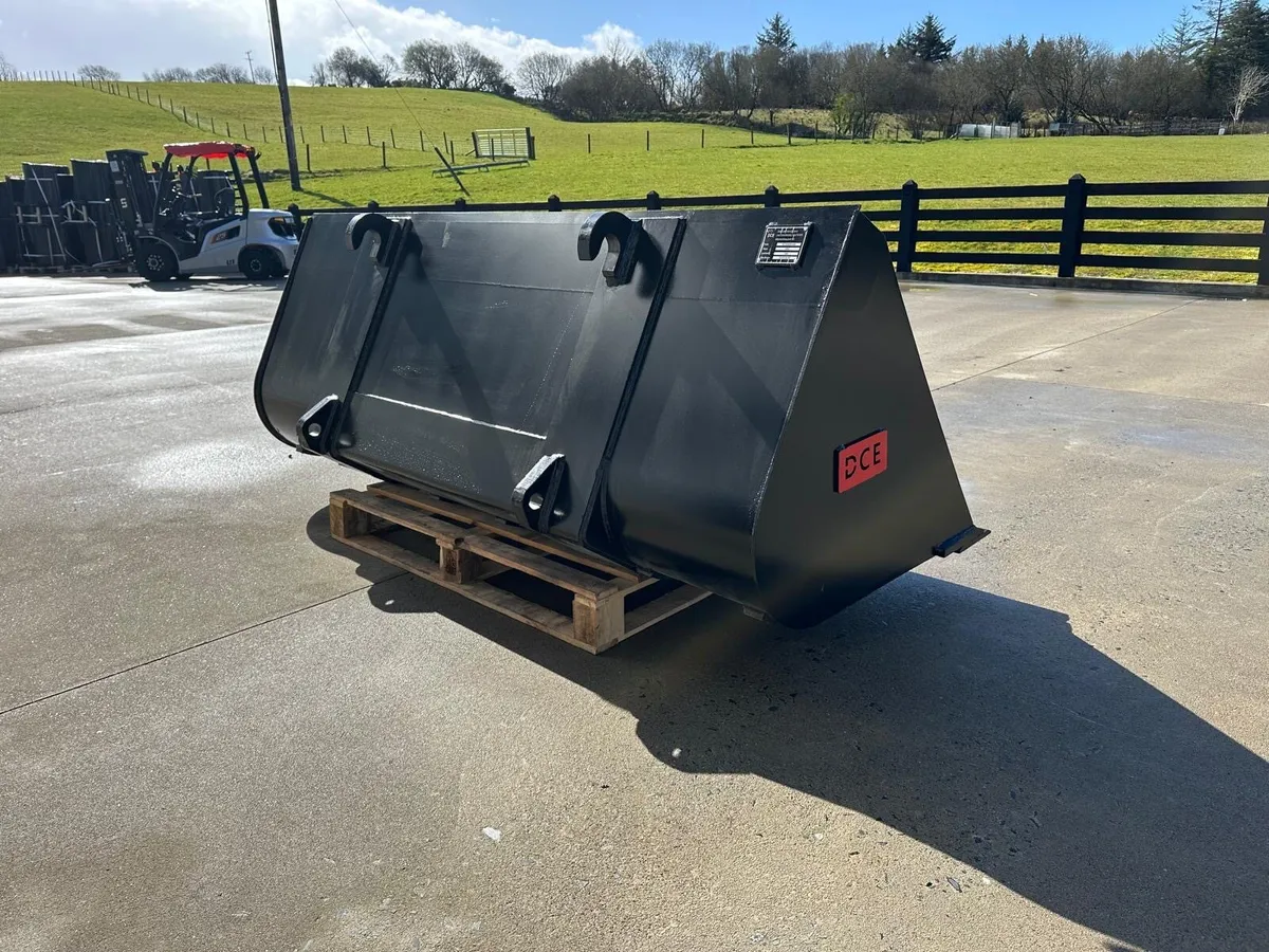 New JCB Telehandler 90 inch bucket - Image 3