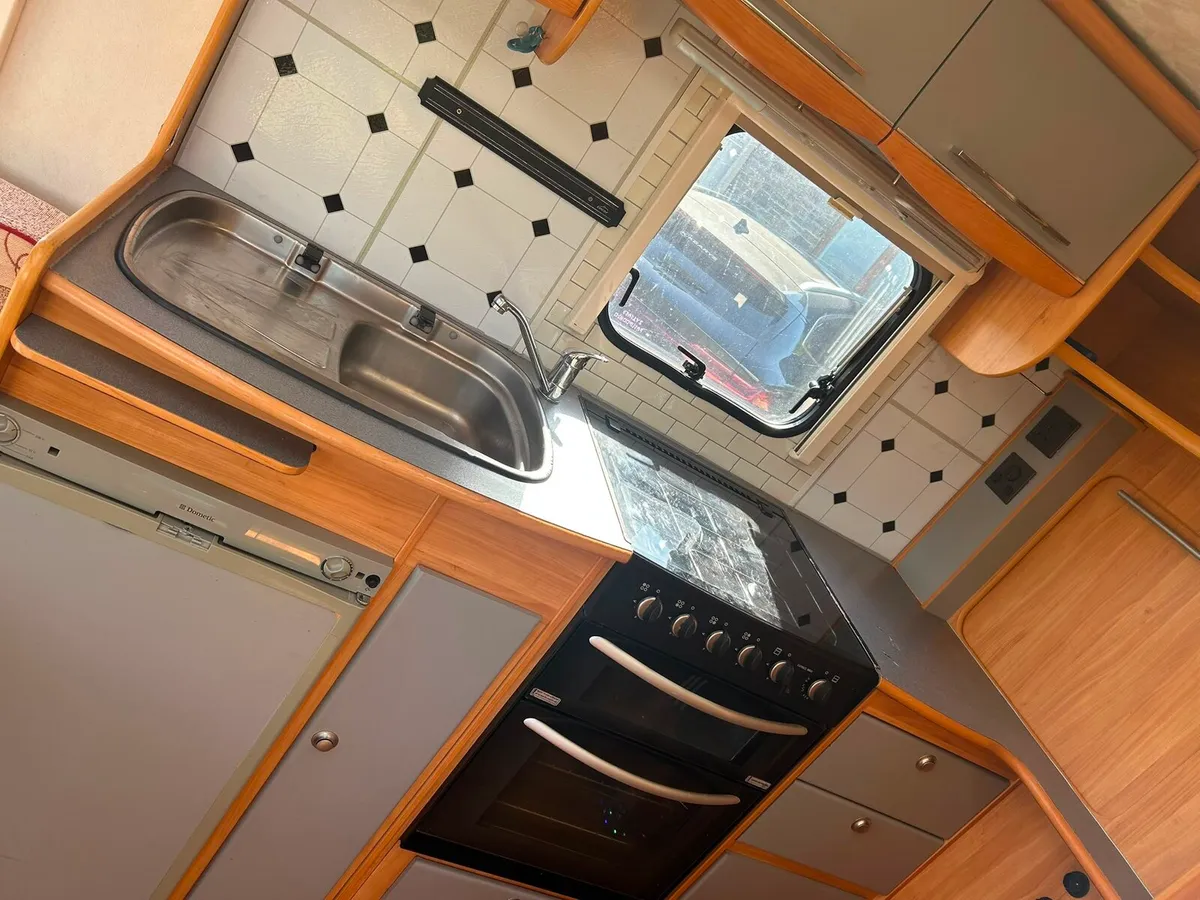 Adria Adora 2008 4/5 berth - Image 3