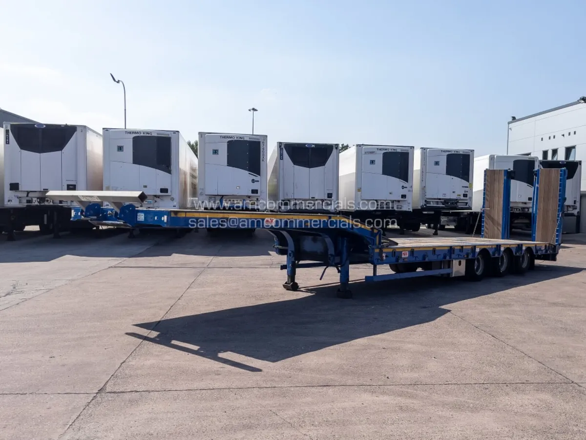 2019 MCCAULEY LOW LOADER TRI AXLE TRAILER - Image 3