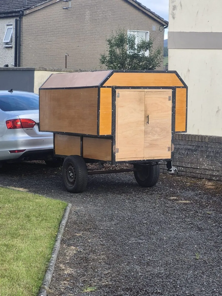 Trailer - Image 1