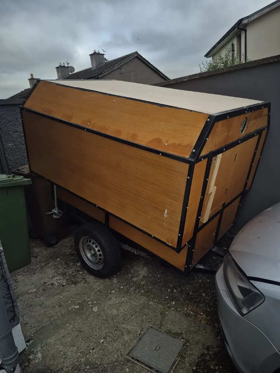 Trailer - Image 3