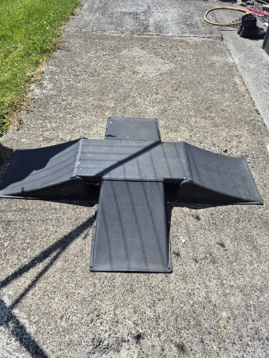 4-Way Skate Ramp - Image 1