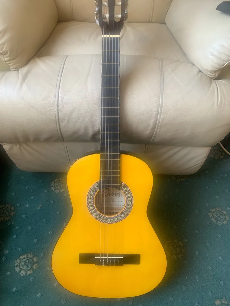3/4 Size Acoustic Guitar - Image 1