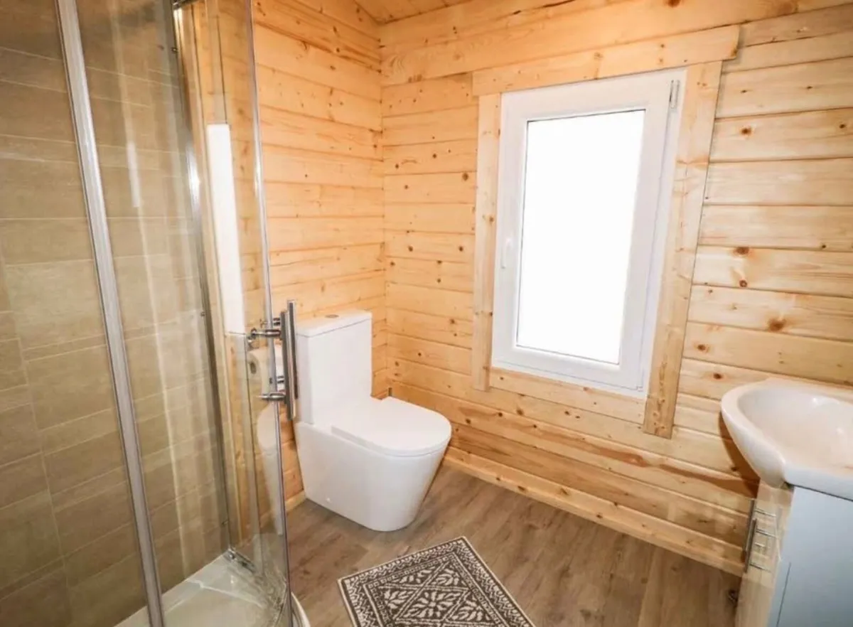 One bedroom log cabin brand new flat pack - Image 4