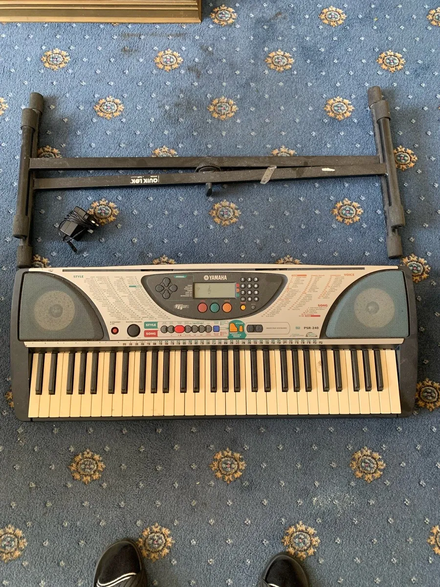 Electronic Keyboard with stand - Image 1