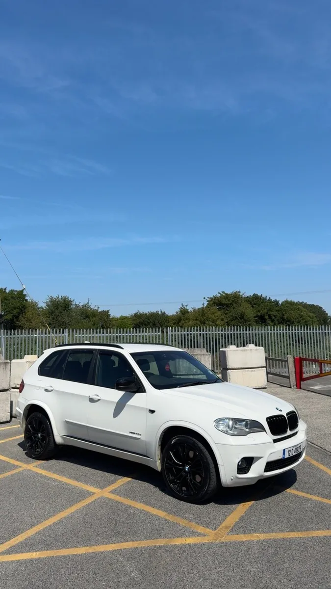 BMW E70 X5 CrewCab - Image 1