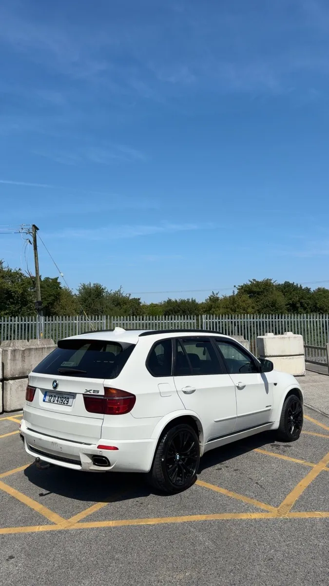 BMW E70 X5 CrewCab - Image 3