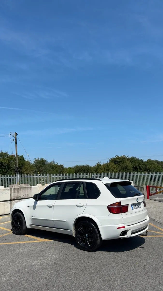 BMW E70 X5 CrewCab - Image 4