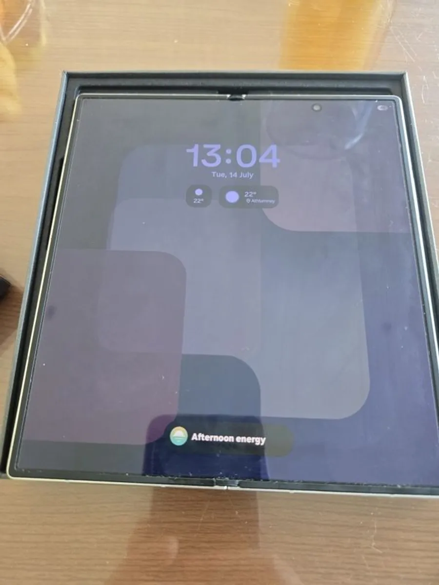 Samsung galaxy fold 7 256 gig - Image 3