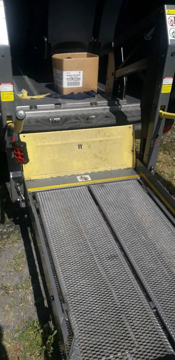 Minibus - Image 4