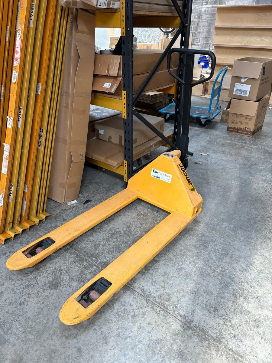 2 tonne pallet truck