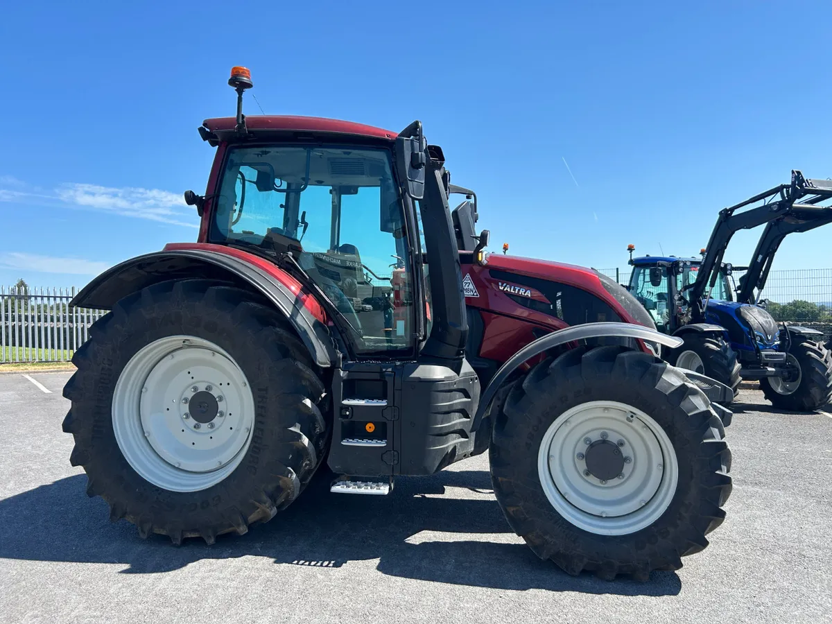Valtra N135A - As New! - Image 3