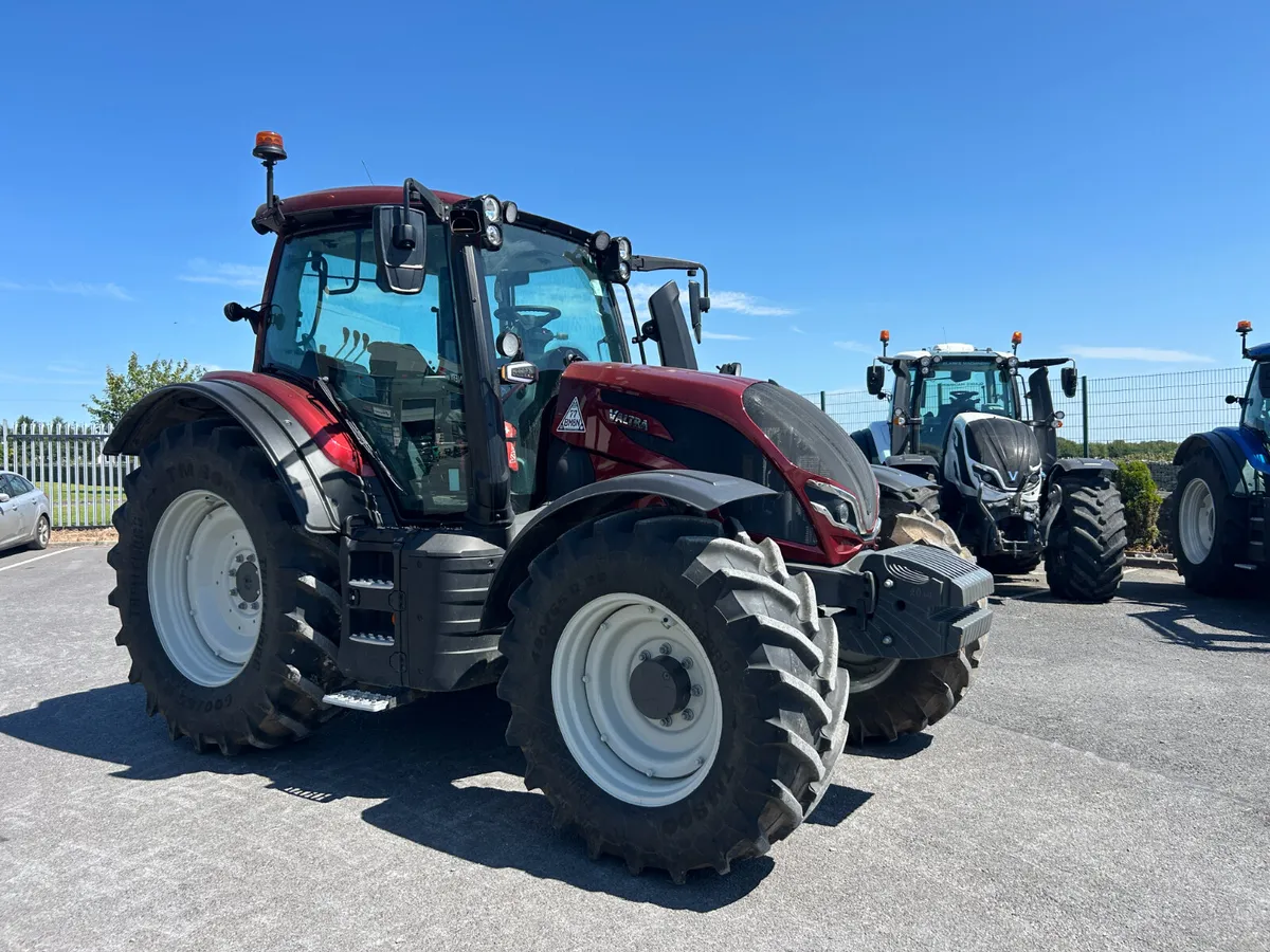 Valtra N135A - As New! - Image 2