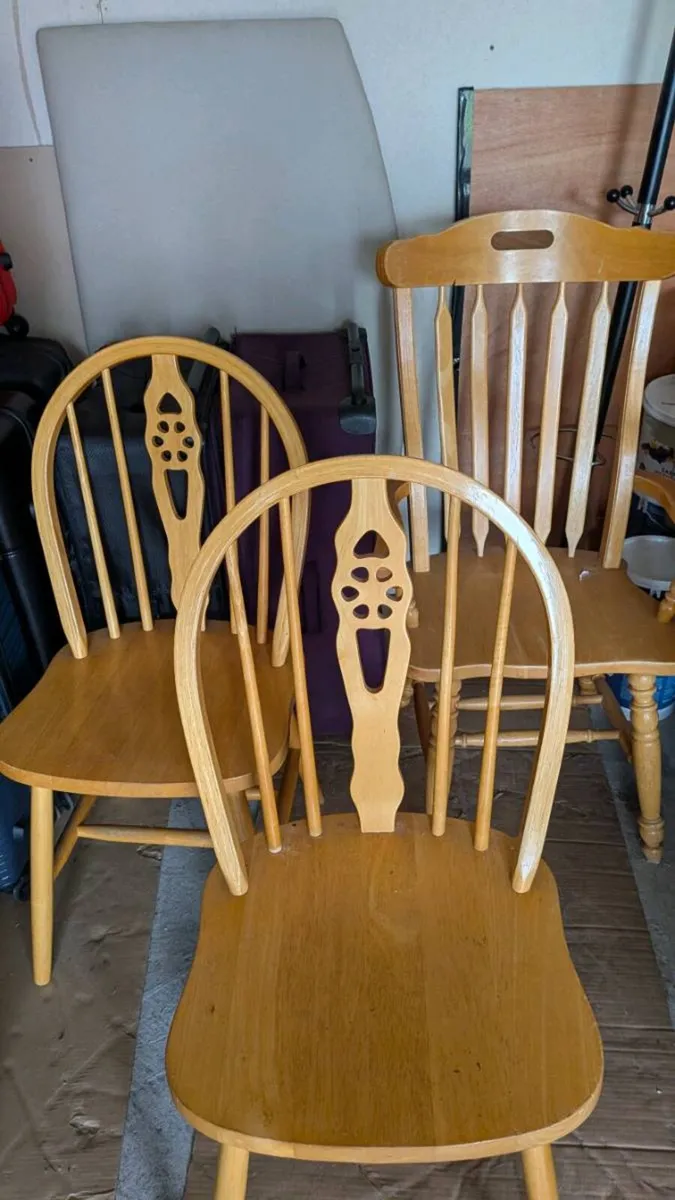 Round Table and 3 chairs - Image 3