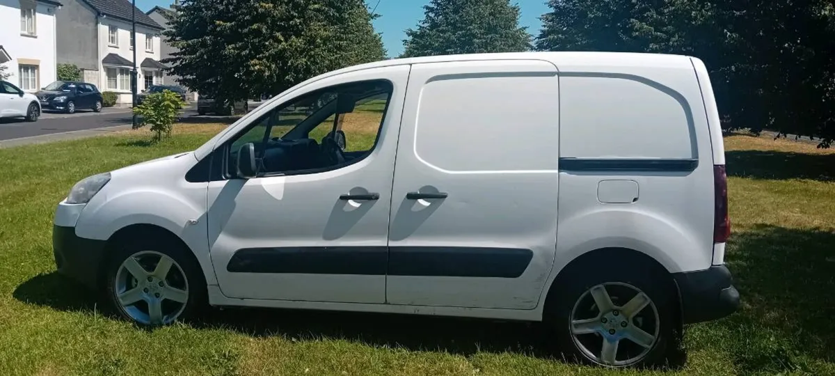 13 Peugeot partner 1.6 90bhp no doe tax July 26 - Image 4